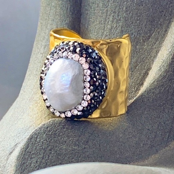 GOLD BAROQUE PEARL STATEMENT RING - Picture 1 of 4